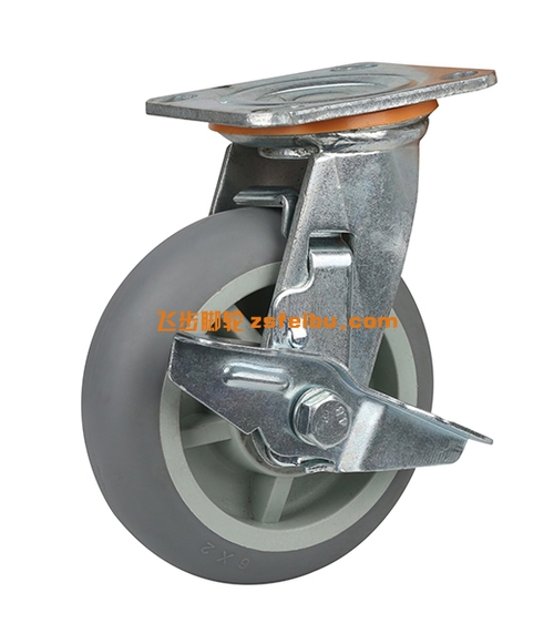 脚轮安装后的防倾倒测试方法:倾斜设备至临界角度,验证稳定性